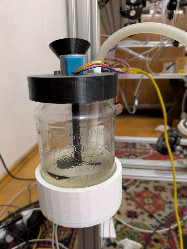 Water reservoir for the reward system.