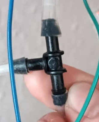 T-junction for splitting the water line.